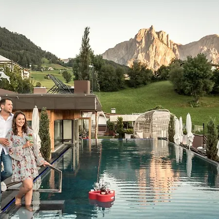 Hotel Abinea Dolomiti Romantic 4*