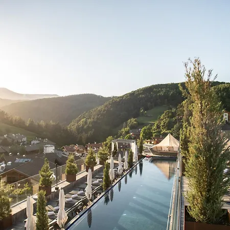 Abinea Dolomiti Romantic Hotell 4*